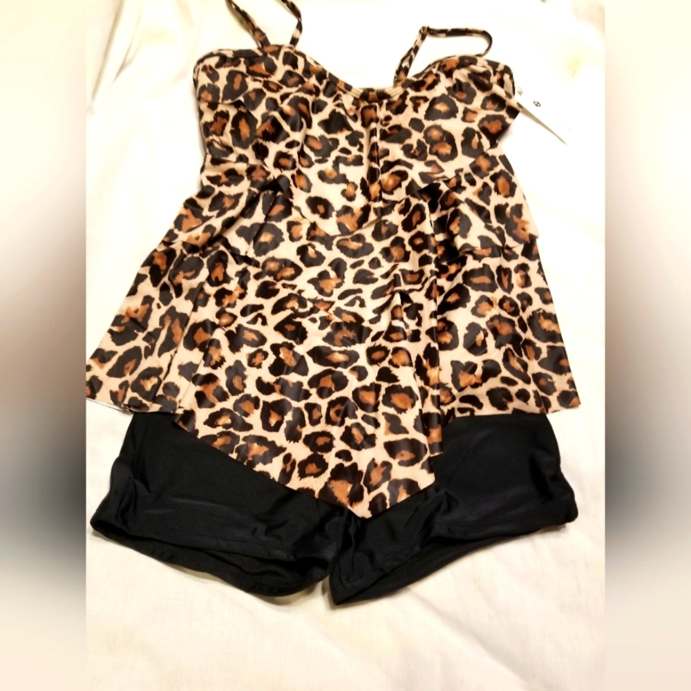 Nwt swim dress tankini boyshort 2 pc swim med. cute